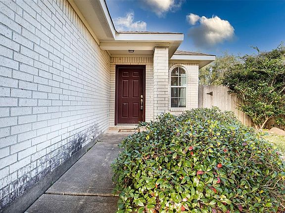3rd image of 5711 Adoquin Ln