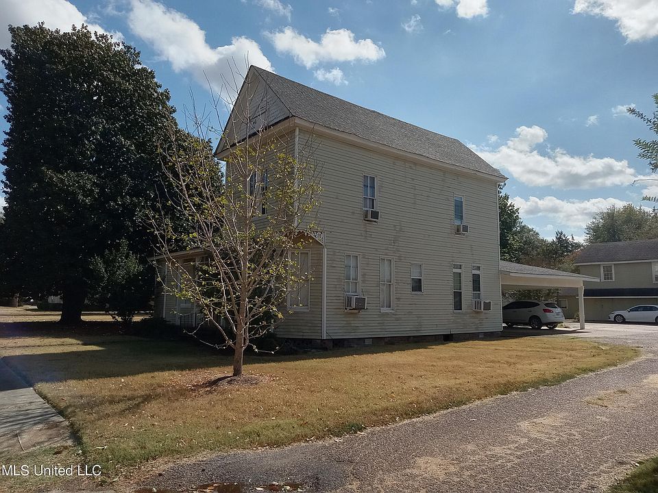 2nd image of 106 E Augusta St