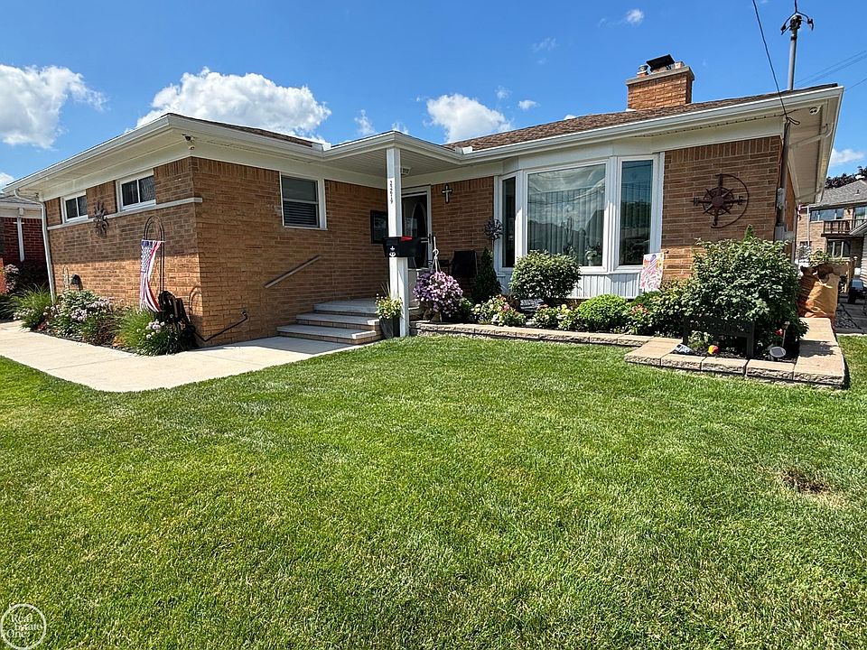 1st image of 22619 Shorewood Dr