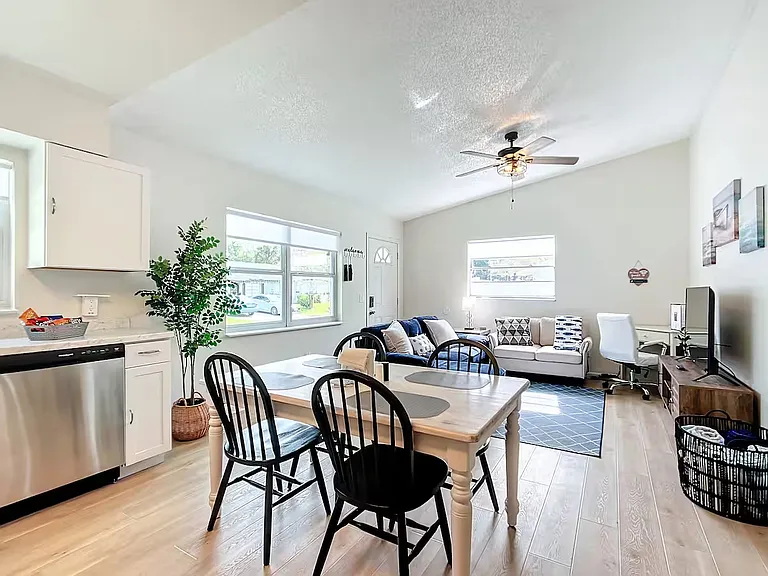 490 N Briarcreek Point — Photo 5