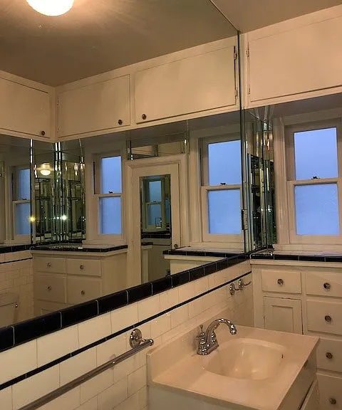 Art Deco Full Bath