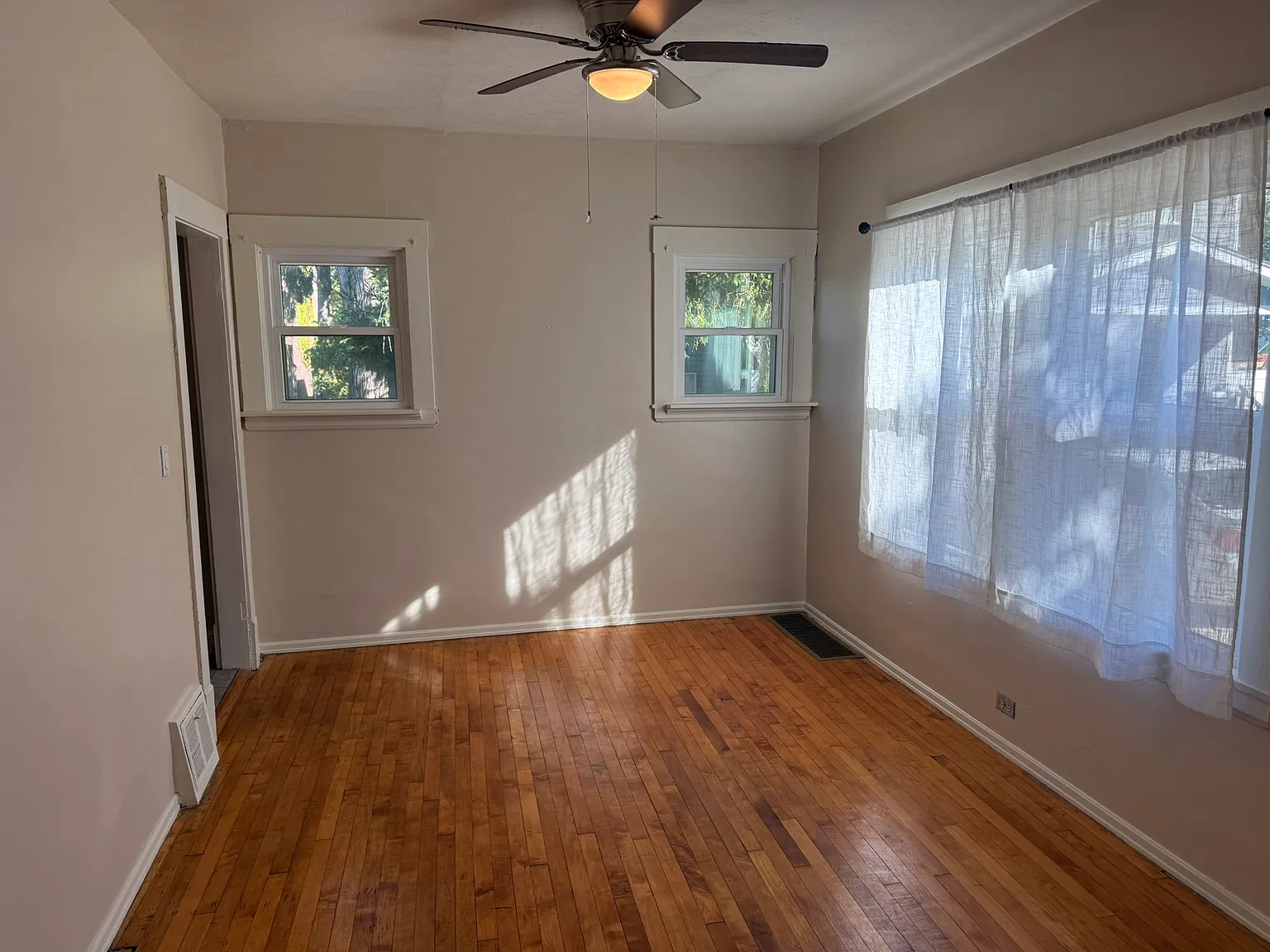 2 bed, 1200 sqft, $1,375 — Photo 4