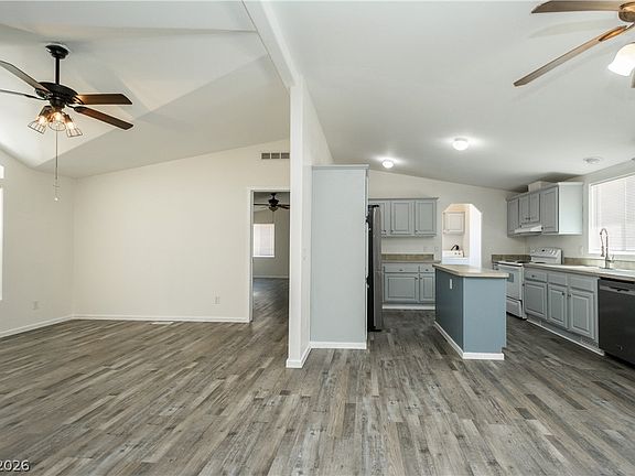 5th image of 6530 Camelot Cir