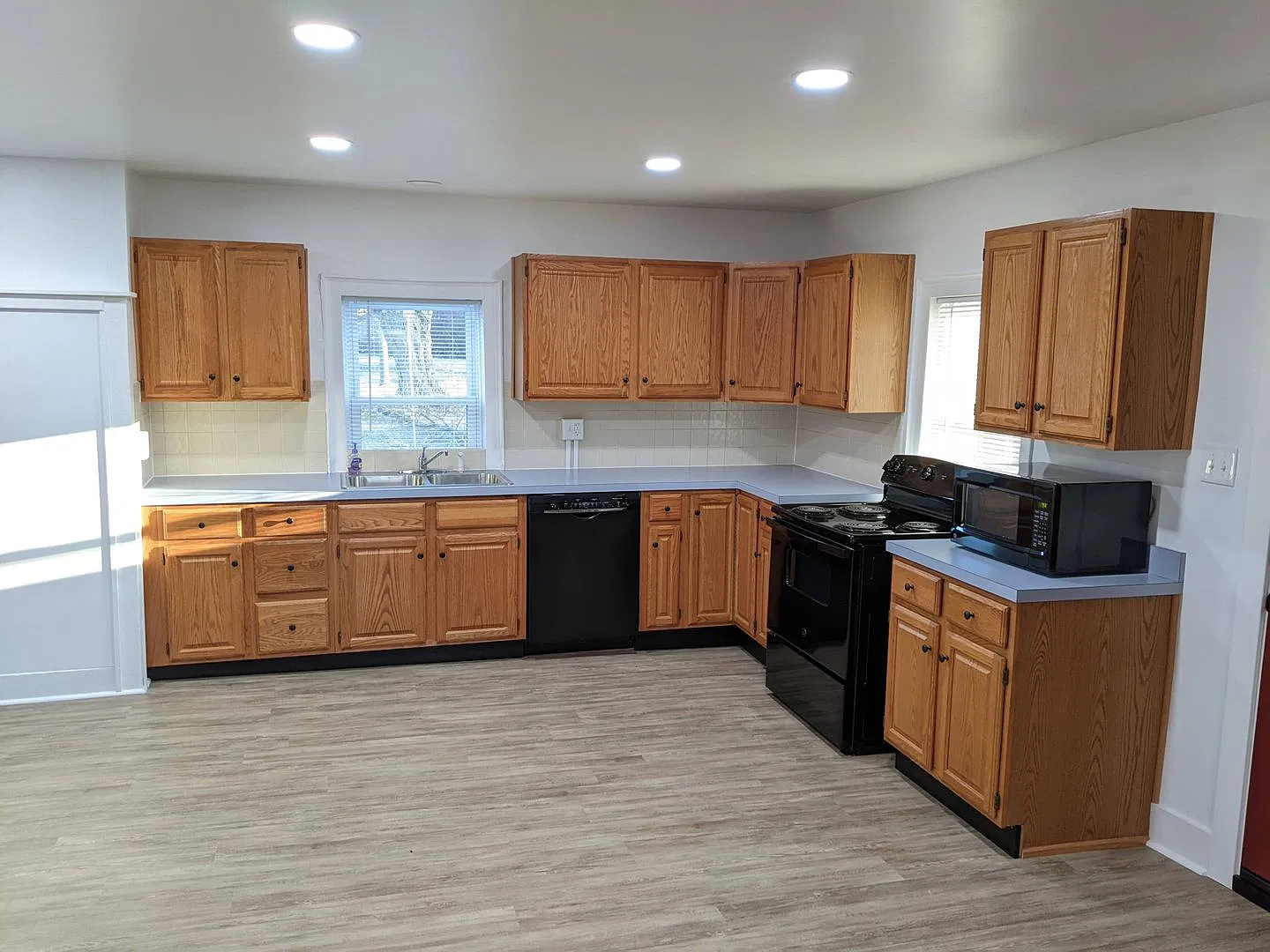 3 Bedroom Farmhouse for Rent! — Photo 4