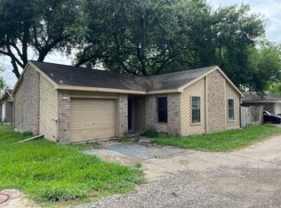 3923 Cinnamon Cove St, Dickinson, TX 77539