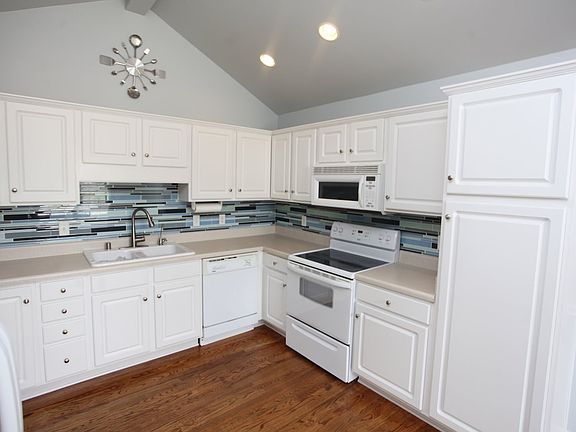 5th image of 607 Aberdeene Ct