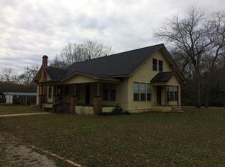 751 Red Springs Rd, Garrison, TX 75946