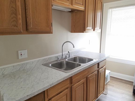 2nd image of 5313 Broadway St #2