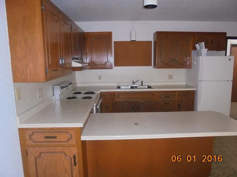 916 Lincoln St — Photo 8