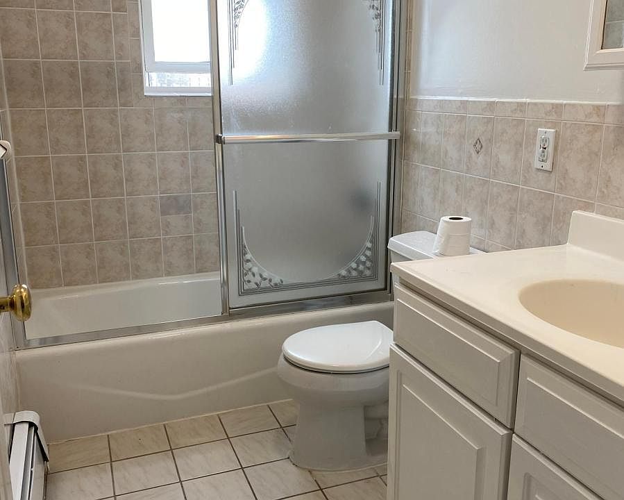 1st image of 38 Woodlawn Ave