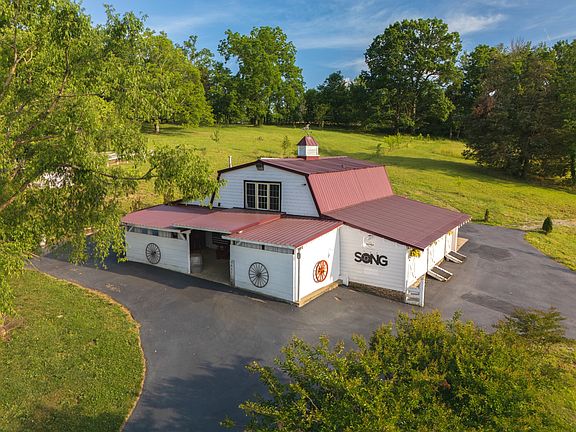 3rd image of 2455 Long Hollow Pike