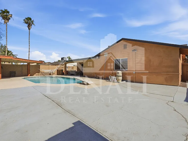 5654 W Mountain View Rd — Photo 34