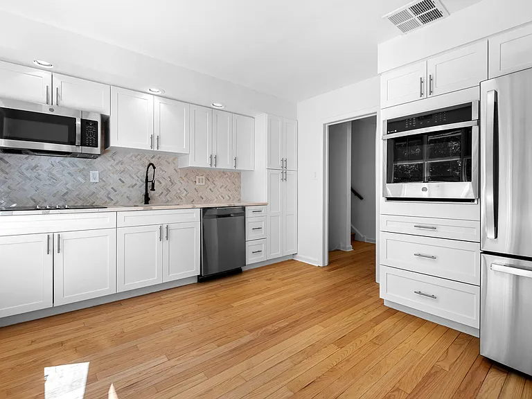1390 Paxon Pl — Photo 16