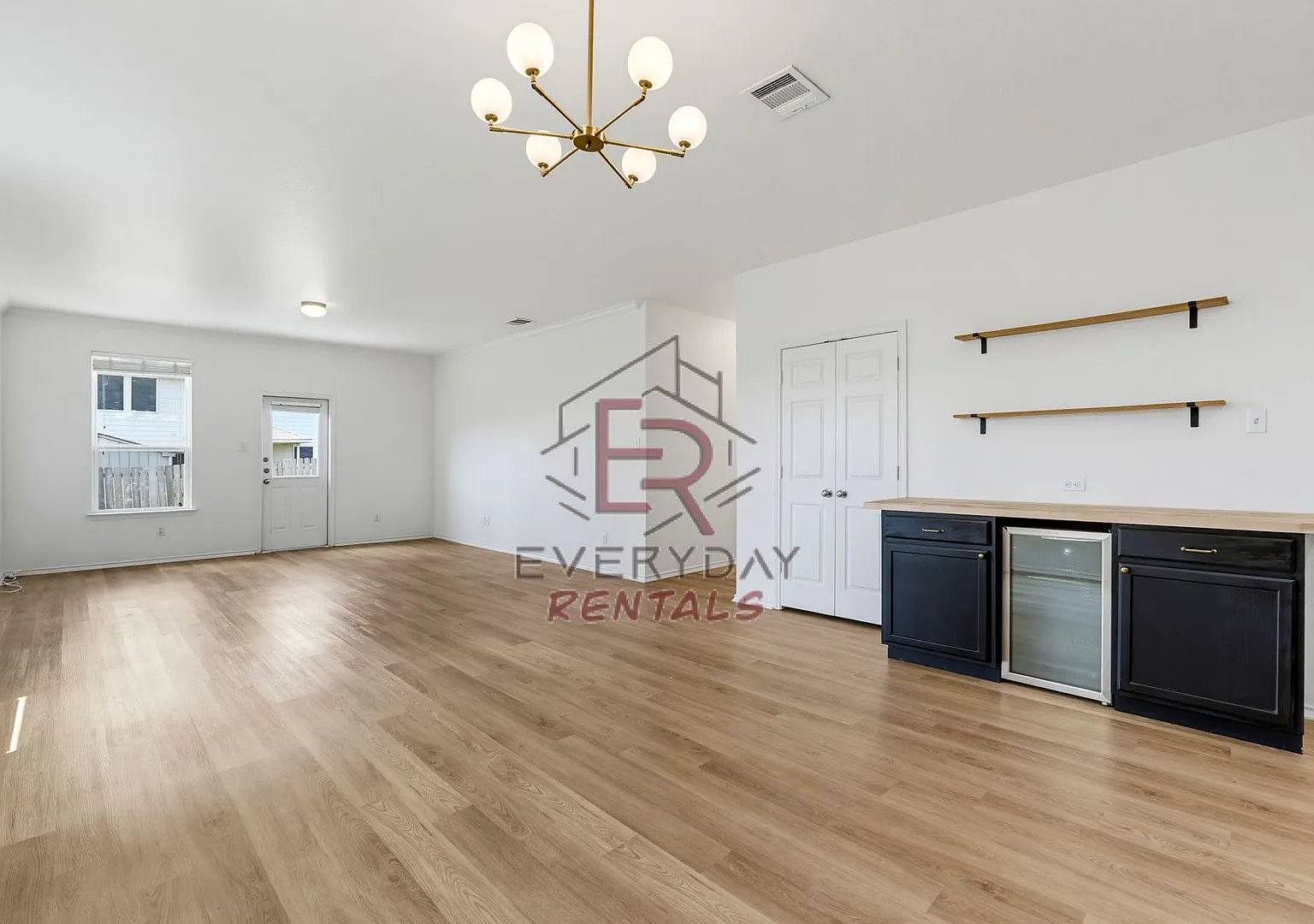 Cute home in Yowell Ranch — Photo 4