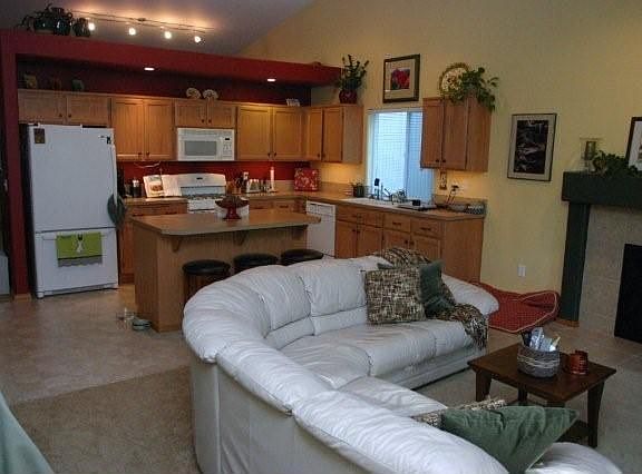 5th image of 6807 Kirsop Village Dr SW