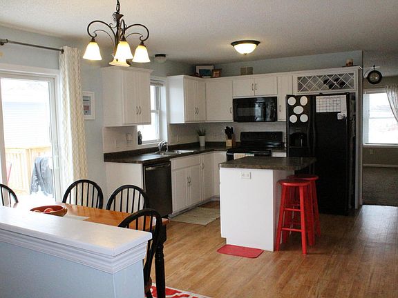 3rd image of 1021 Benjamin Dr