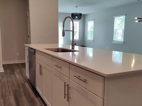 3rd image of 417 Golden Meadow Ln