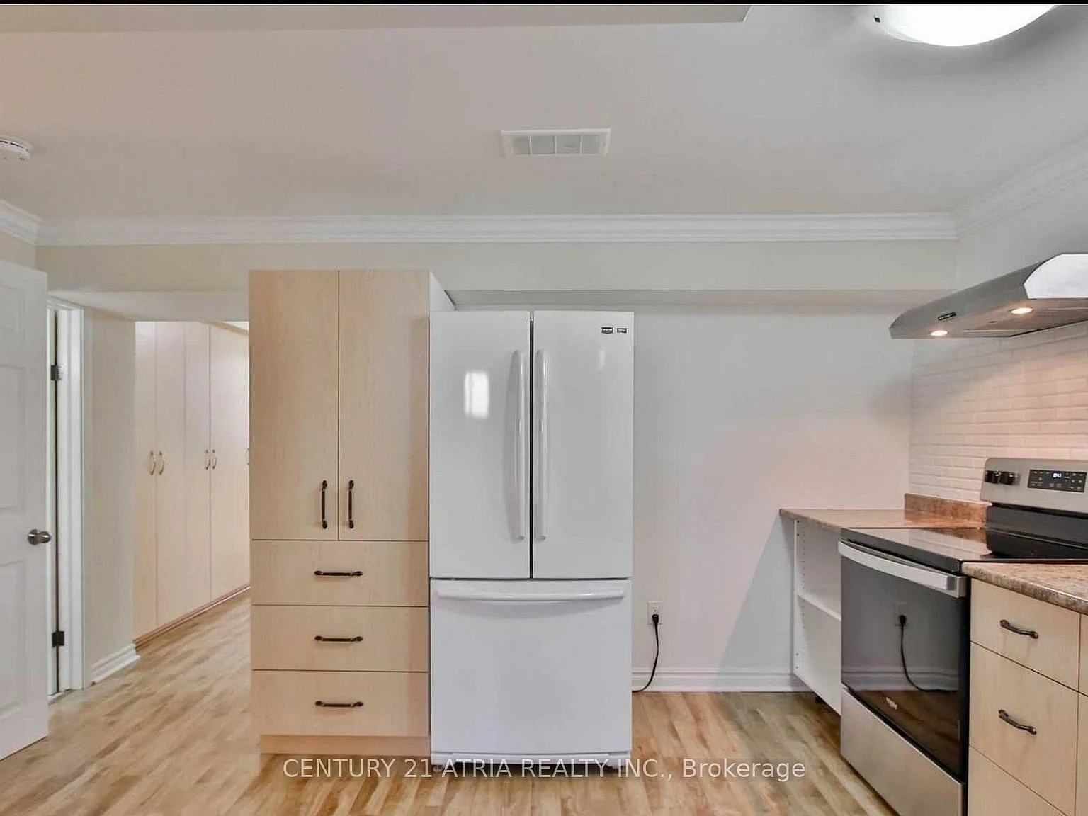 3 bed, $1,799 — Photo 3