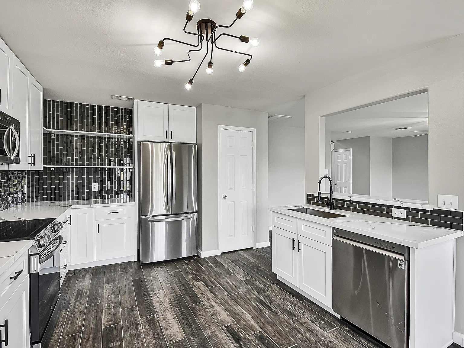 3 bed, 2.5 bath, 1608 sqft, $1,950 — Photo 4