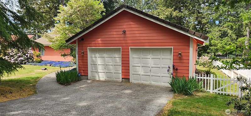 5th image of 130 E Lakeland Way