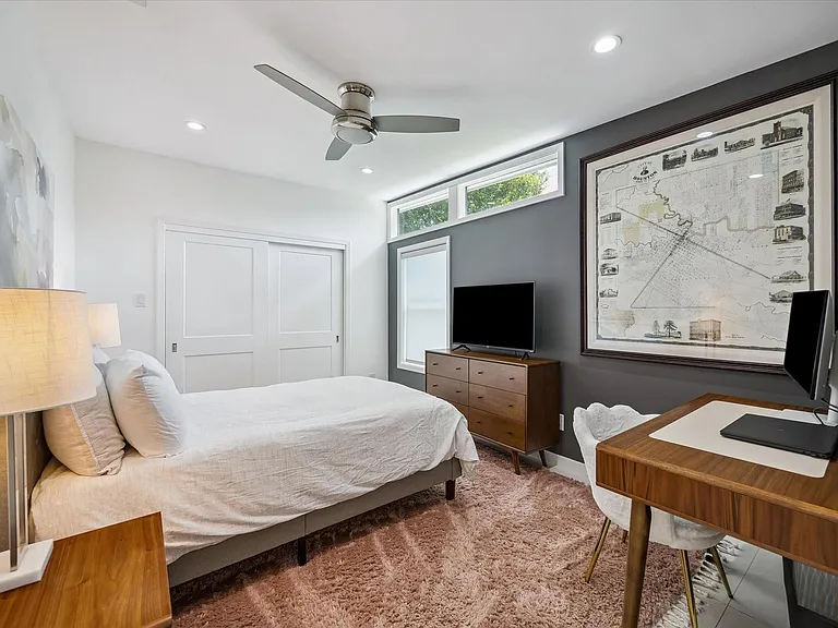 9769 Oak Point Dr — Photo 19