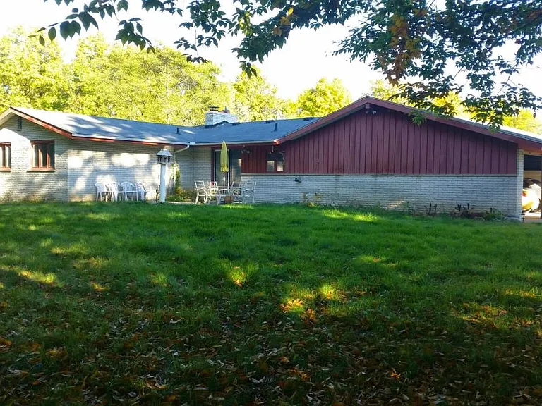 11961 Amherst Ct — Photo 3