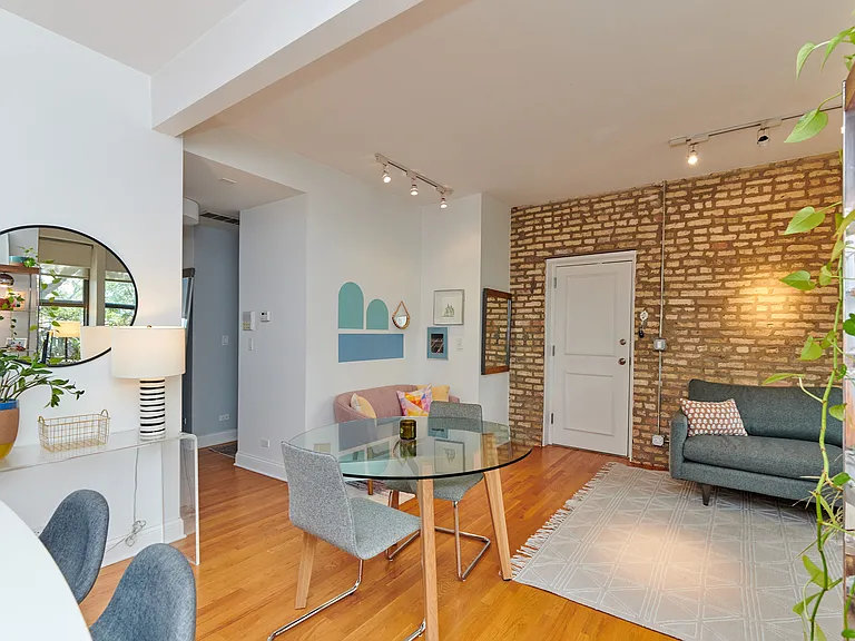 843 N Washtenaw Ave #3 — Photo 4