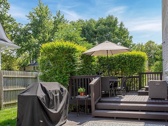 4th image of 612 George St