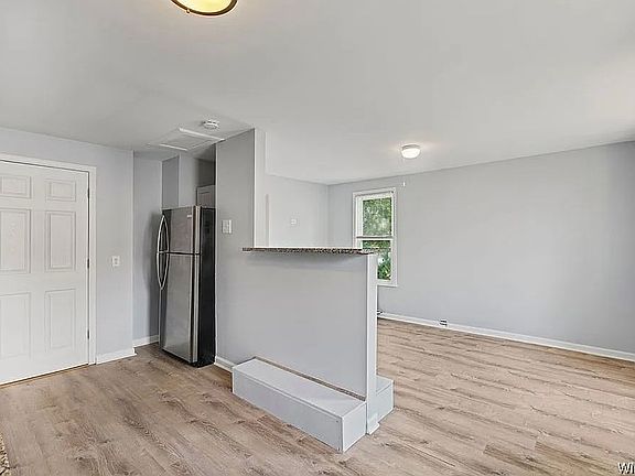4th image of 28 East Ave