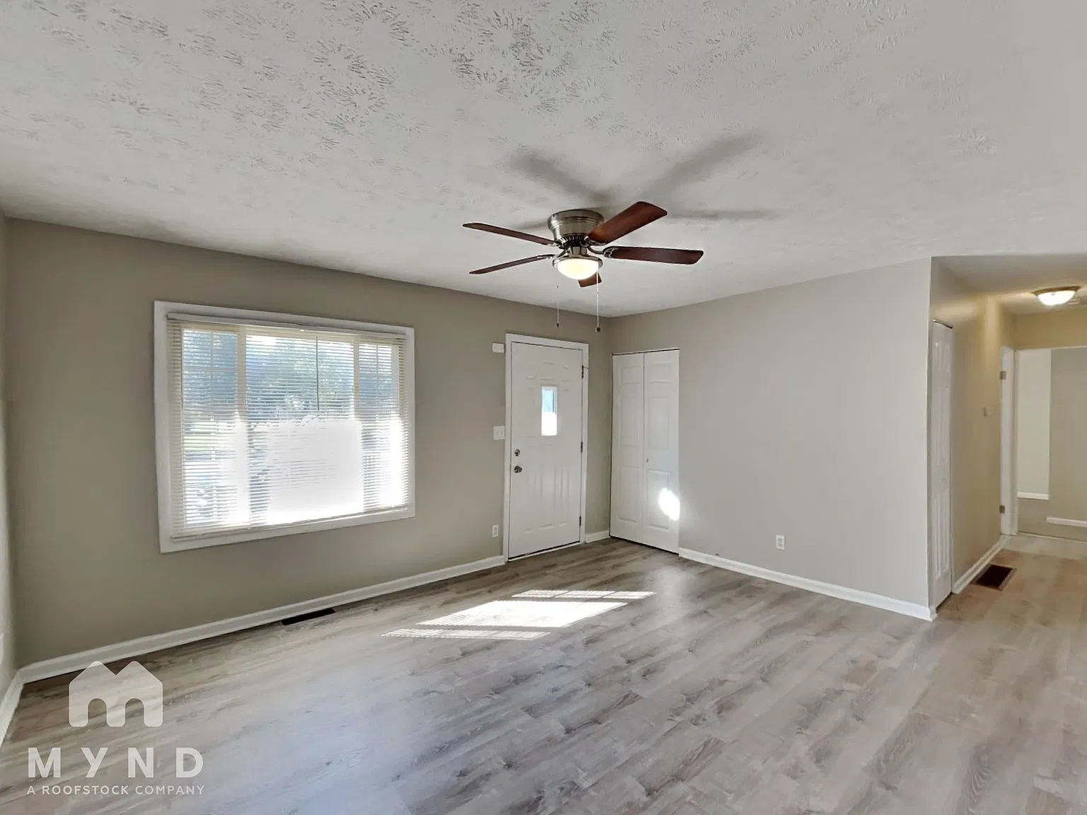 4 bed, 1.5 bath, 1530 sqft, $2,239 — Photo 3
