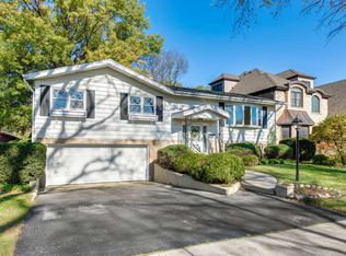 251 E Vallette St, Elmhurst, IL 60126