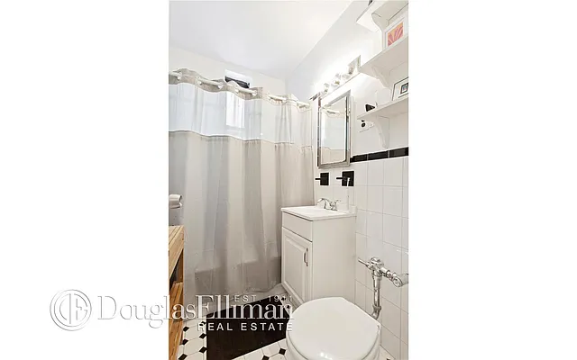 Rented by Douglas Elliman | media 14