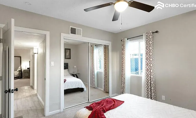1715 N Whittier Dr — Photo 14