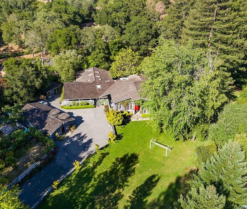 2nd image of 140 Willowbrook Dr