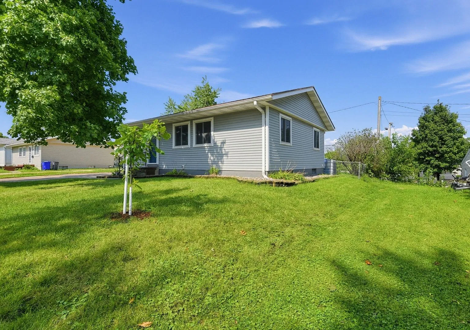 Charming 3BR House in Cedar Rapids — Photo 4