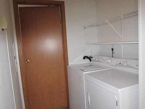 3rd image of 443 Briarwood Dr