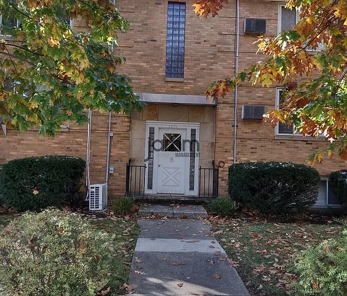 2372 Wooster Rd #4 — Photo 1