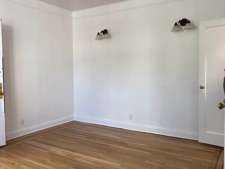 117 Henry St #5-R — Photo 5