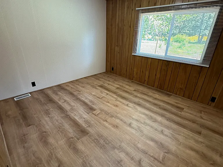 13016 Military Rd SE — Photo 36