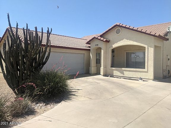 2nd image of 1316 E Desert Cove Ave