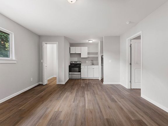 3rd image of 133 W Ridgewood Ave #139