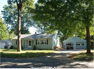 46 Bristol Dr, Windsor Locks, CT 06096