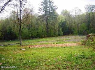 307 Old Siek Rd, Troy, NY 12180