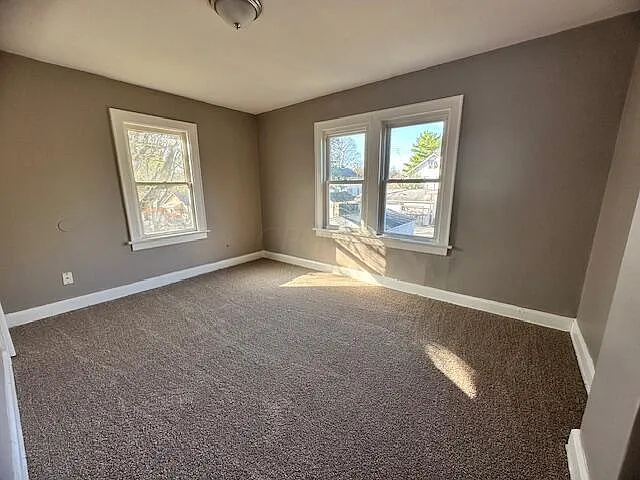 499 S Ogden Ave — Photo 5
