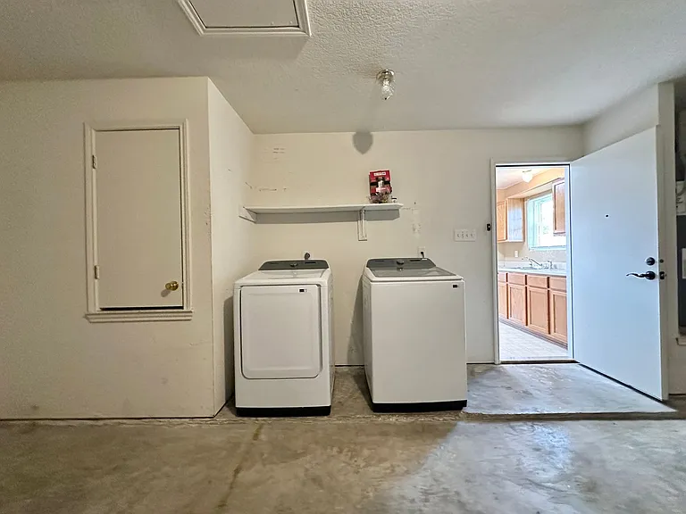 4404 Waterside Dr — Photo 31
