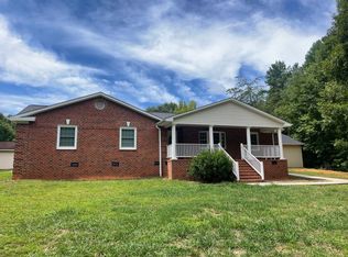 5994 Erect Rd, Seagrove, NC 27341