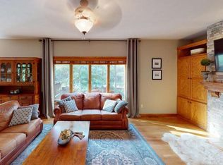 516 Salem Ct, Saint Paul, MN 55115