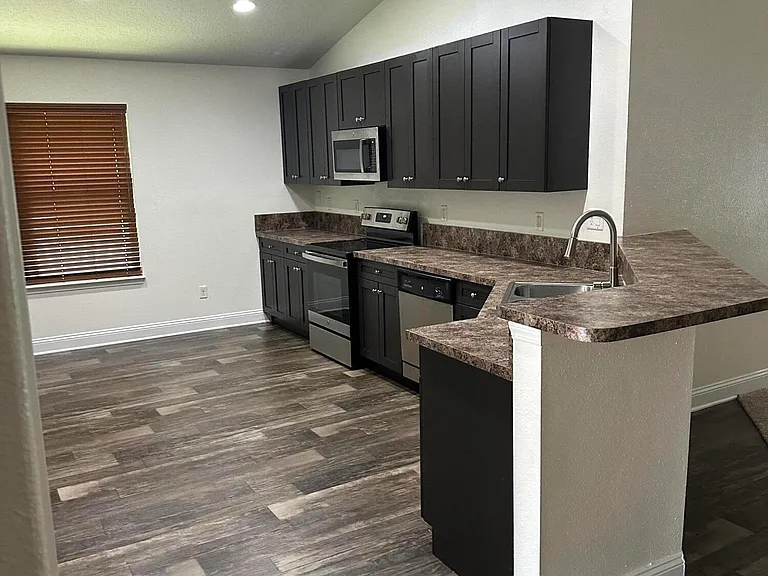 5816 Round Table Rd — Photo 10