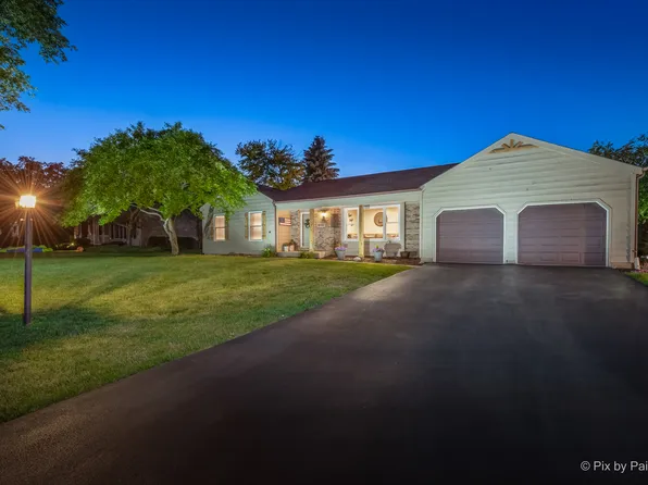 1210 Brandywine Cir, Algonquin, IL 60102