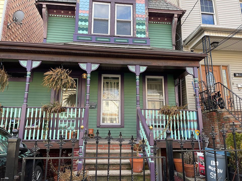 1st image of 137 Hutton St #1A